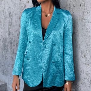 Oversized blue blazer
